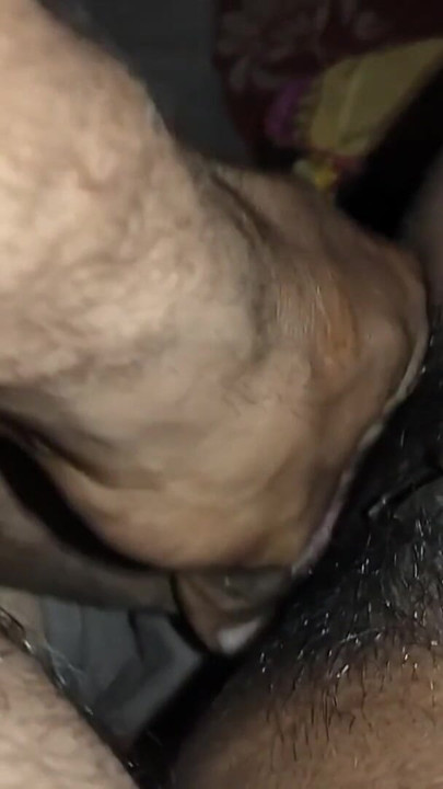 Desi Bhabhi ' s ass hit | Clipe 2