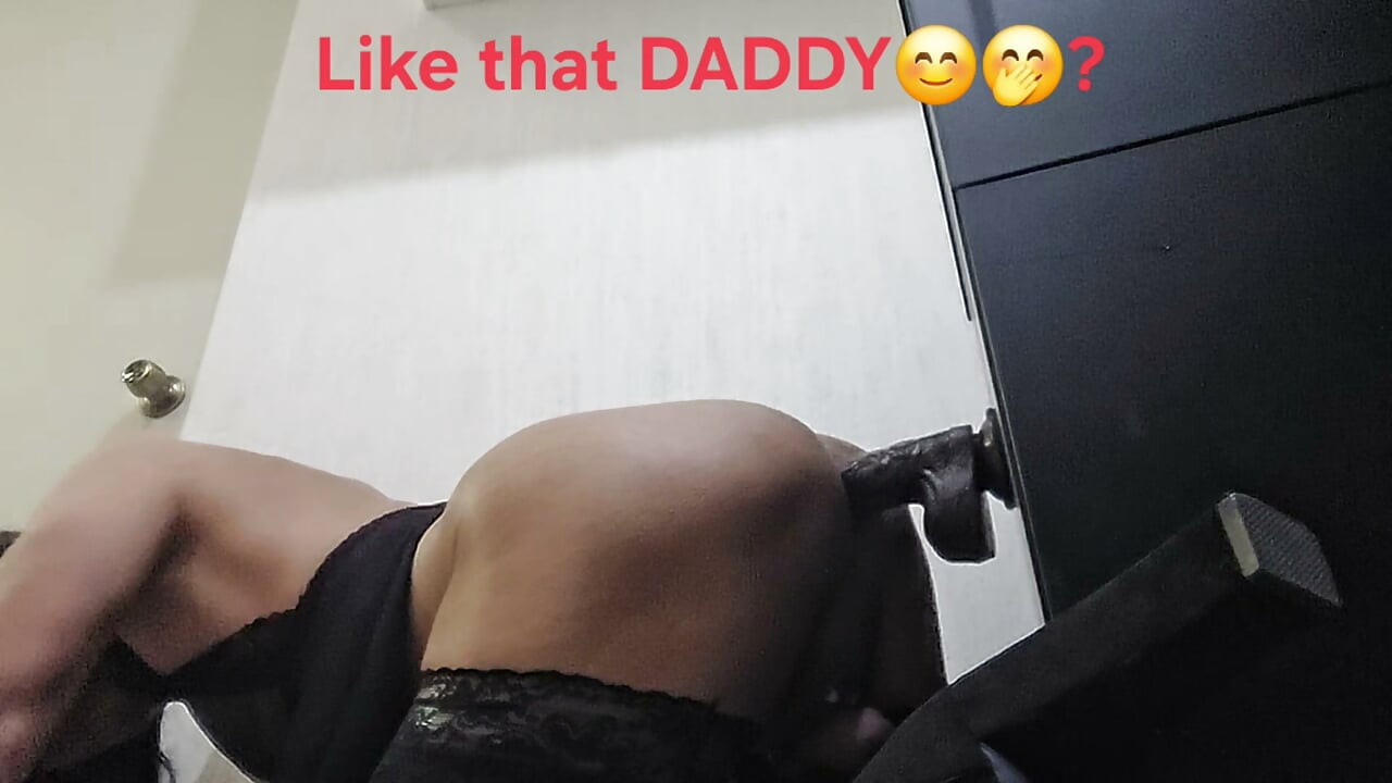 SharonSFC butuh kontol DADDY untuk memenuhi fantasinya memiliki sissy pussy yang penuh dengan air mani panas!!