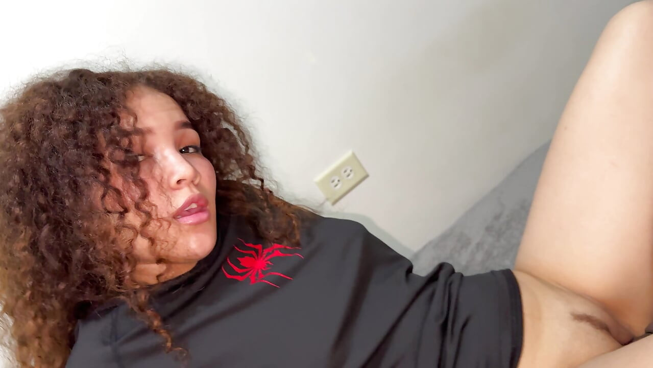 My sexy stepsister doesn't wear panties at home!