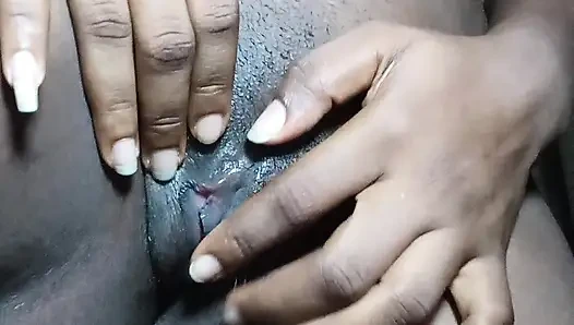 Fingered my juicy pussy
