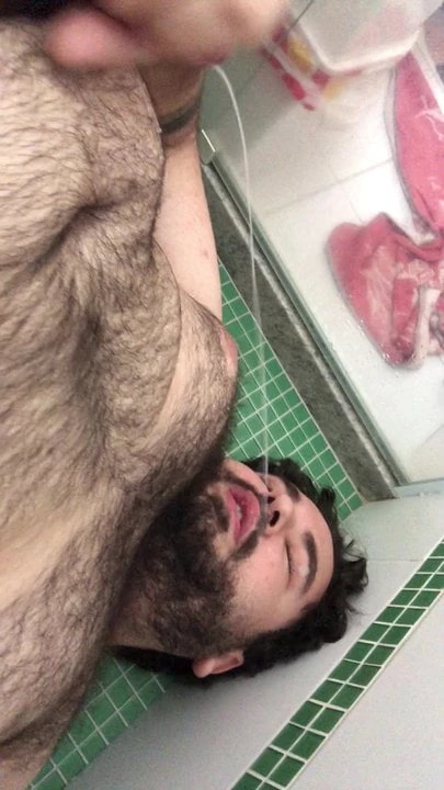 Chub bear jerking off and cuming on his face