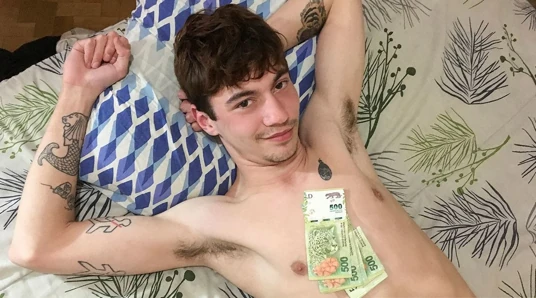 Sevimli genç amatör latino twink seks için nakit pov