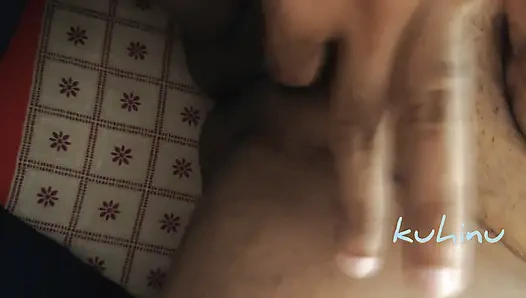 Aku suka banget dipijat pakai jari-jariku.