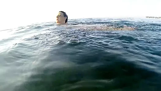 Luna sucks her mouthpiece underwater before getting fucked