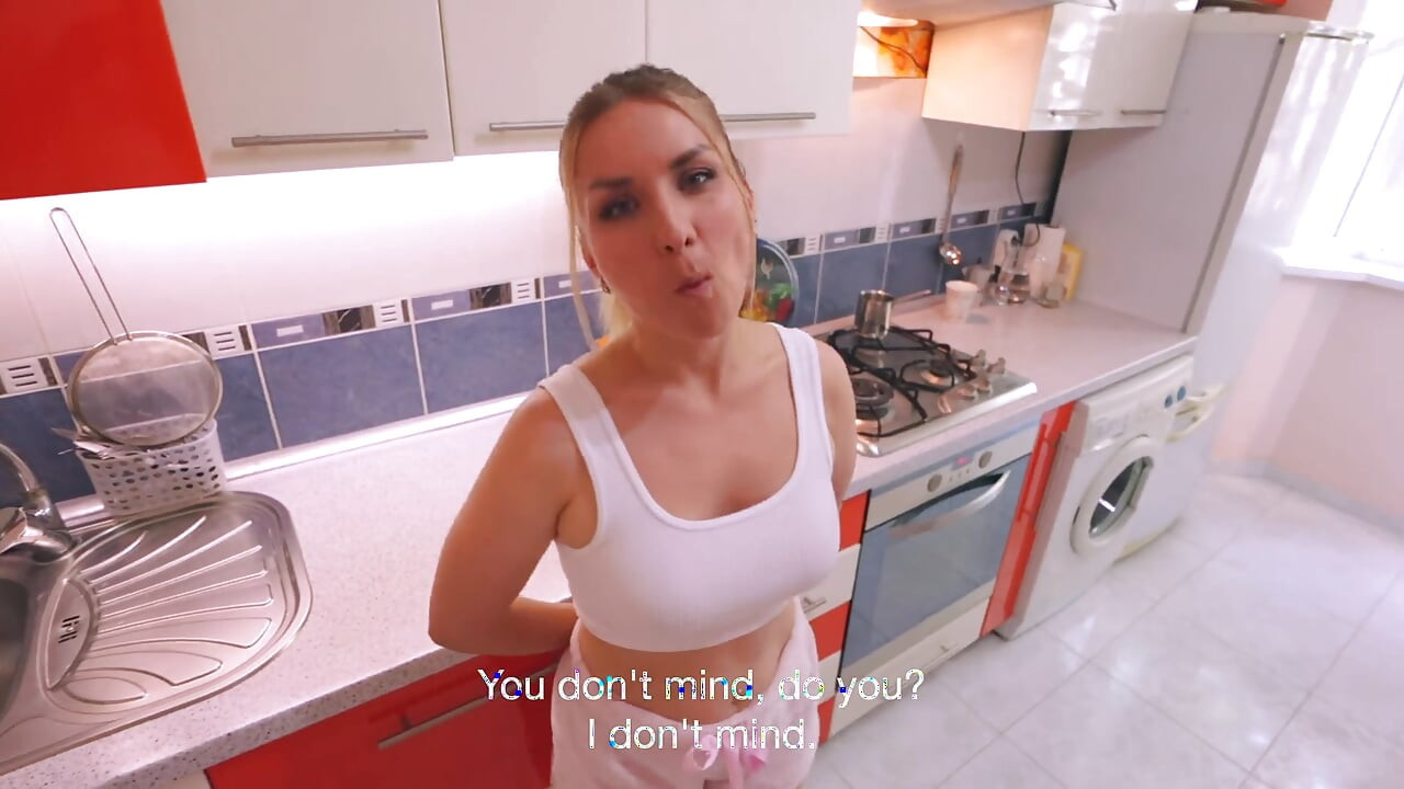 A hűtlen feleség felhívja barátját, hogy menjen el a szeretőihez, és a férje mindent hall eng sub