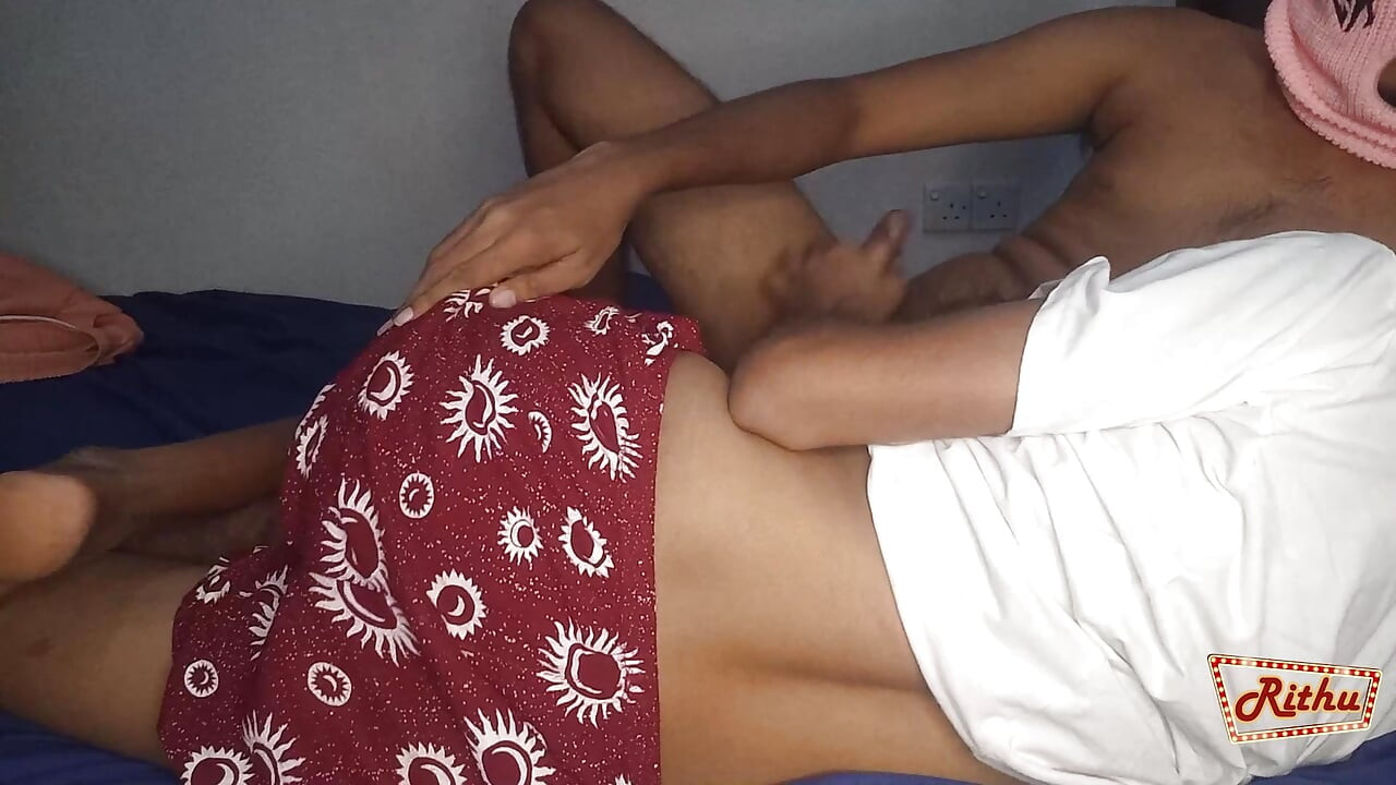 İçine boşalma lütfen, henüz hazır değilim... Gerçek amatör çift ev yapımı seks - sri lankalı