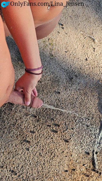 Trenutak koji morate vidjeti iz "Susjed kampera morao je pišati, pa su mu pomogli!"