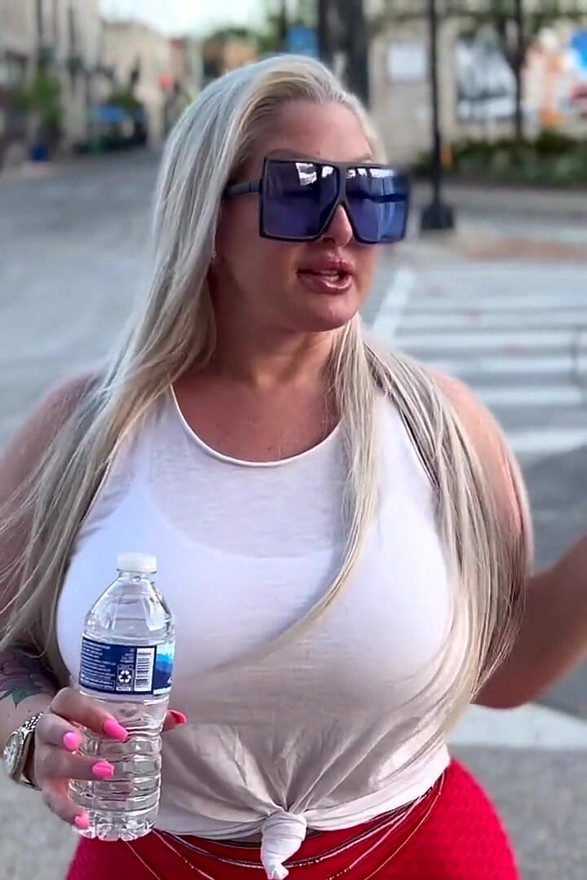 Dani Gets Cum for Lunch