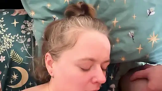 Komşunun tatlı kızı o kadar masum değil