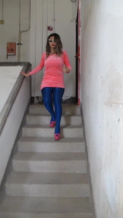 crossdressing blue tights