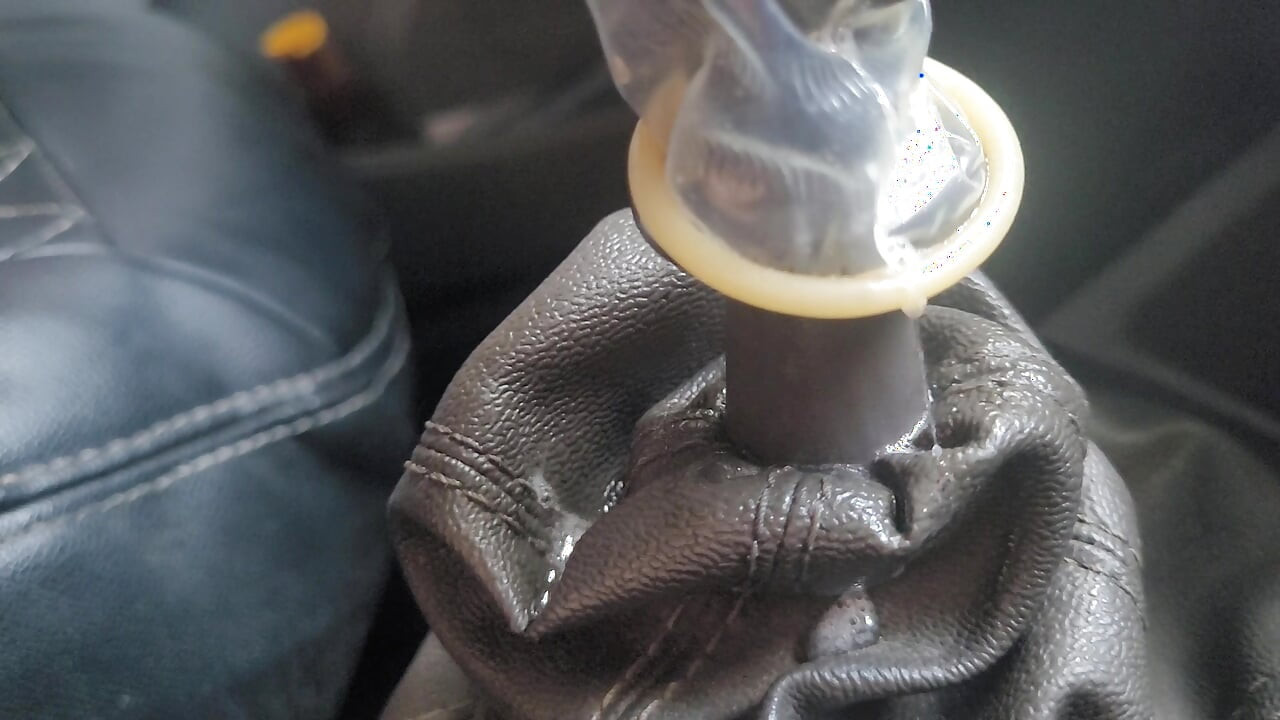 Rolling up the Pussy with the Car Gearbox