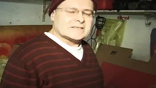 Французские 21-летняя шлюшки могут заставить кого угодно кончить