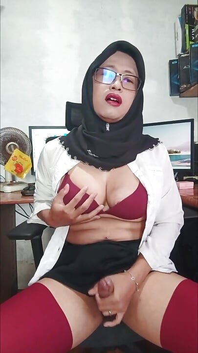 Asian Ladyboy with Hijab Masturbates