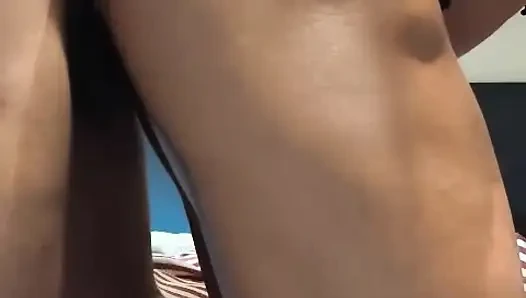 Dia memiliki tubuh yang sempurna