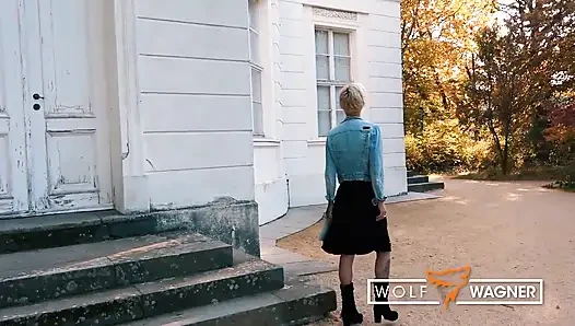 Грязную татуированную милфу Вики Хундт отшпилил гигант! Волк Вагнер