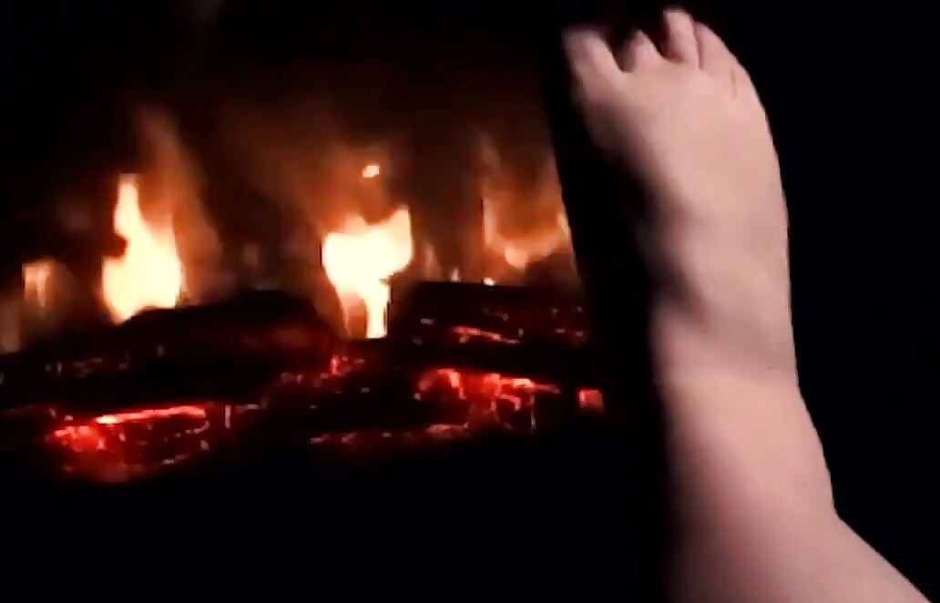 Calentando mis pies para darle un buen trabajo de pie caliente sin auriculares necesarios