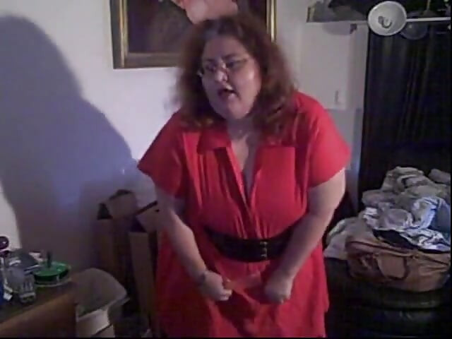Sexy bailando con mi vestido rojo parte de un cam show! Corto pero divertido