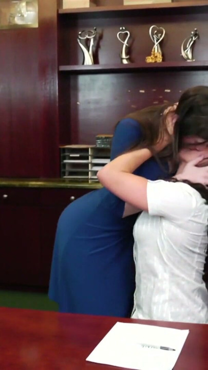 Brunette girls suck each other off and rub each other’s muffs | Clip 1