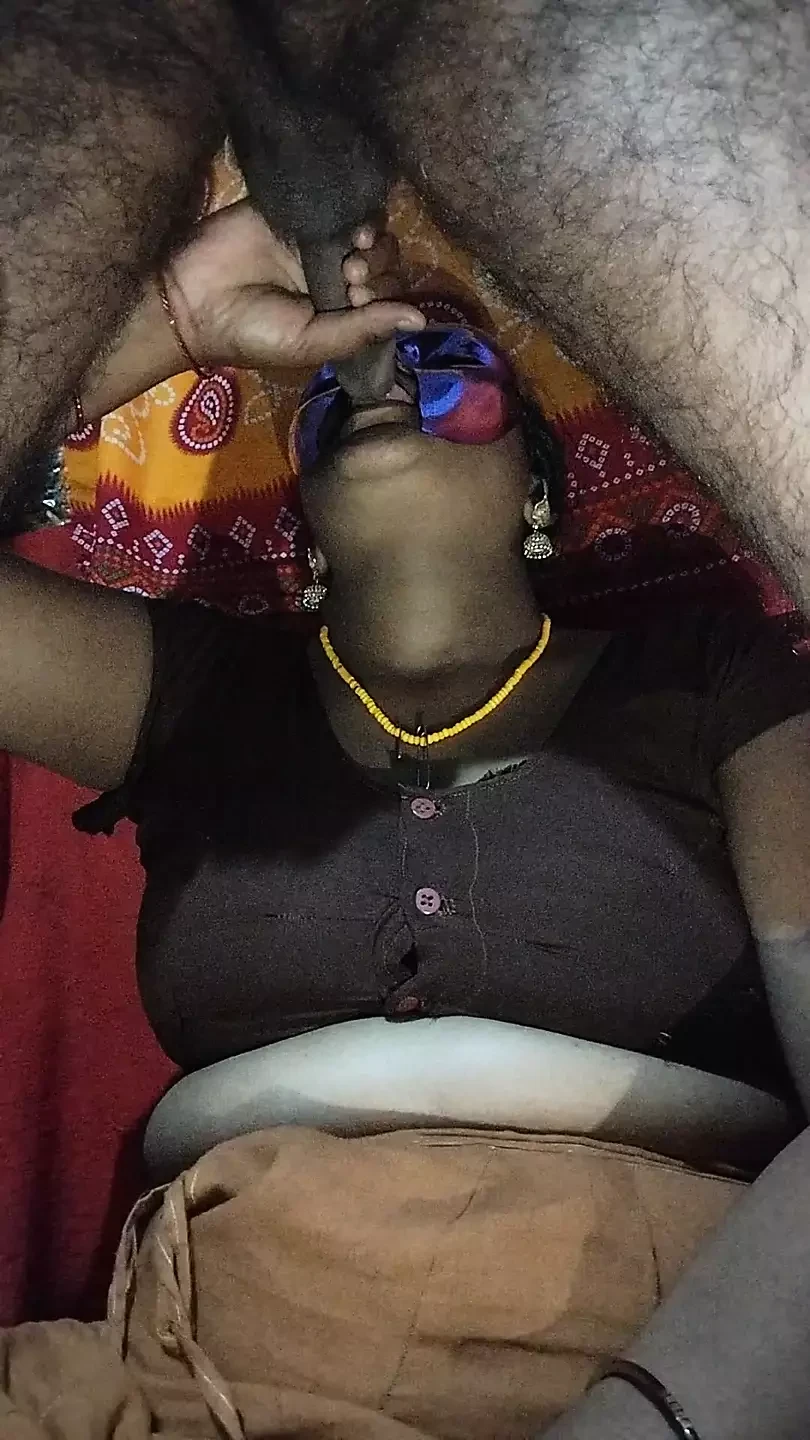 德西妻子硬深喉我们的硬性爱