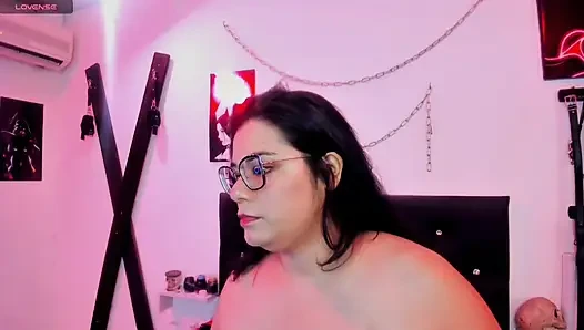 İç çamaşırım seksi ve bunu giyerek mastürbasyon yapıyorum