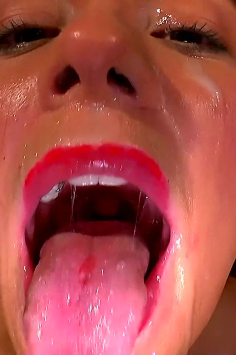 Ggg - julie di-gangbang habis-habisan sama sperma di bukkake