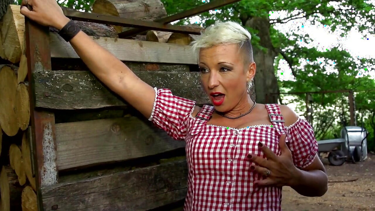 Heiße MILFs Sind Bereit Für Schwanzreiten Und Abspritzen Im Freien, Zusammenstellung