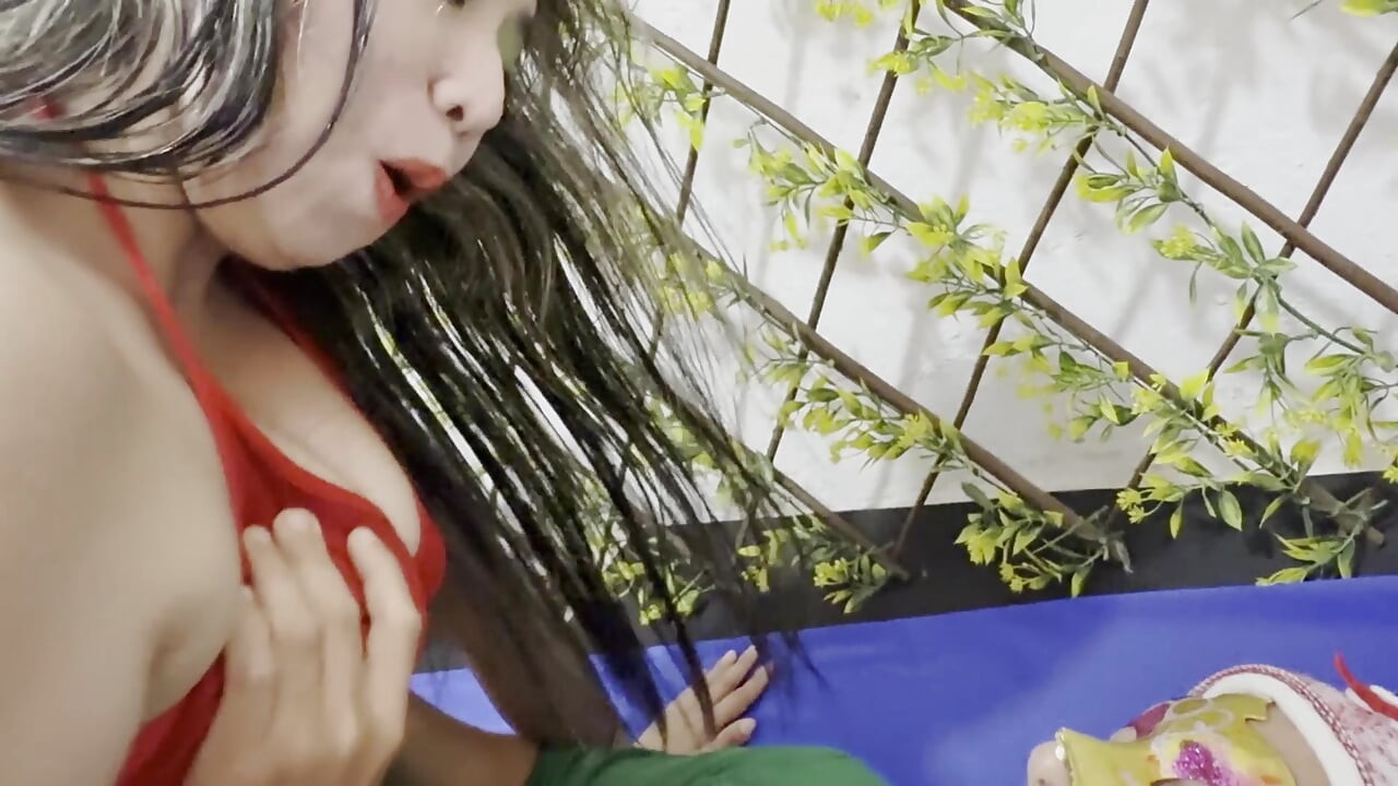 Con trai riêng hư hỏng từ chối đi mua sắm bữa sáng và mẹ kế của anh ấy dạy cho anh ta một bài học