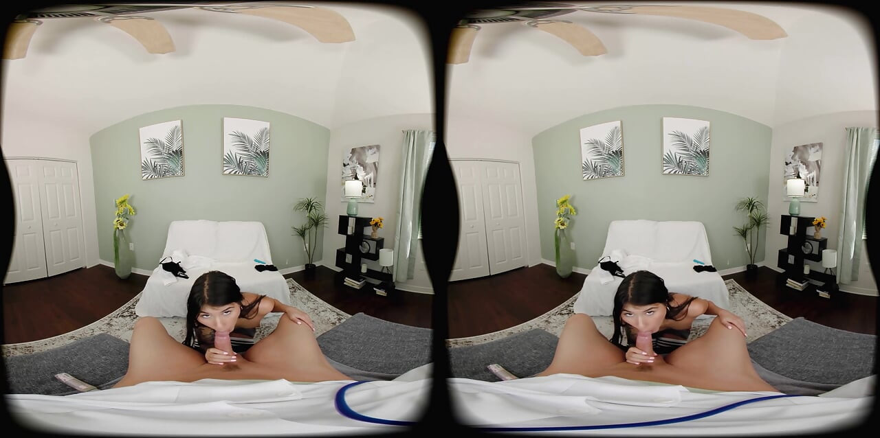 FORBVR - あなたはこの可愛いガールに、あなたのペニスに乗ってイく方法を教える