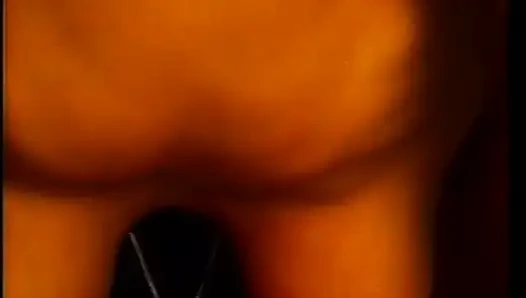 Memek cewek nakal kulit hitam dengan toket besar ini dientot habis-habisan sama kontol raksasa pria kulit hitam