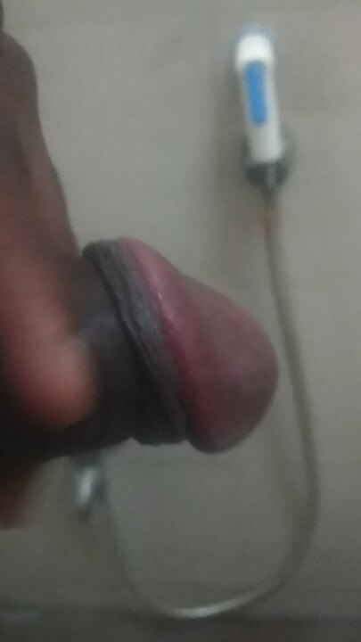 Tamil boy bathroom la Kai adikira Video part 2
