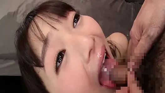 Angelic Beauty dikelilingi oleh pria. Tubuhnya terbangun sampai muncrat sampai banjir!