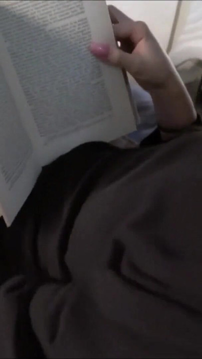 Bookworm Adik tiri cuba seks - terapi keluarga - Alex Adams | Klip 1