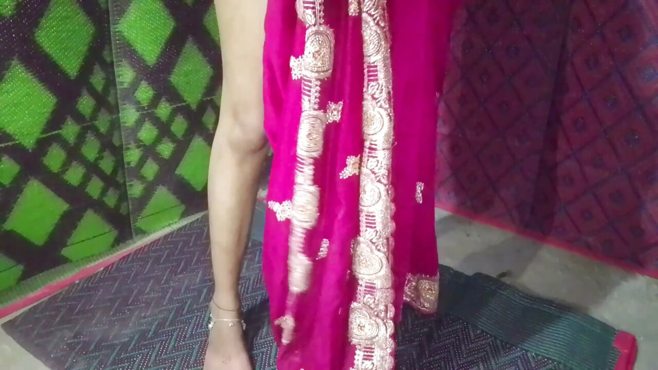 Hindi sesli doggy style genç sikle sikişme, eğlenceli seks