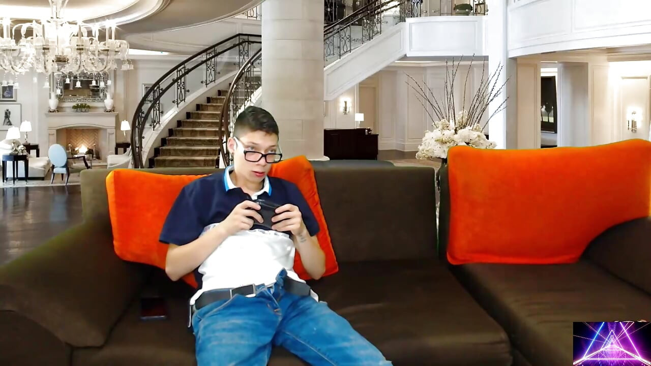 Nauczycielka mojej przyrodniej siostry zgadza się zerżnąć w dupę