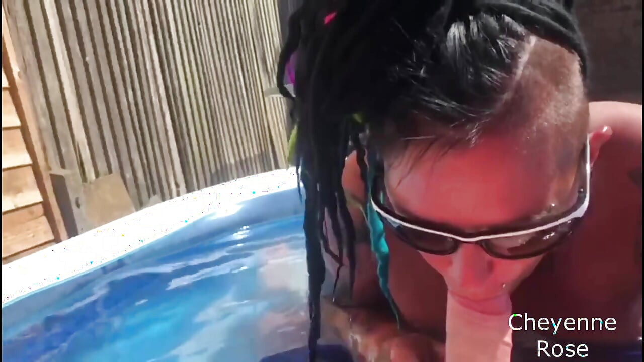 Paddling pool fuck and suck