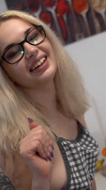 Yesus kongkek dia mempergunakan saya seperti si jalang kecil