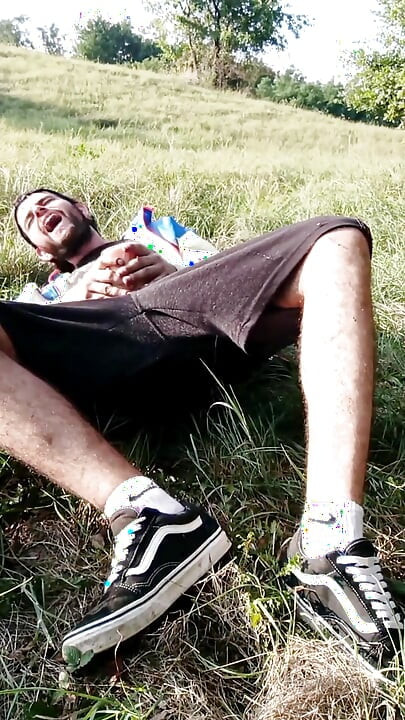 Kompilacija vlastitih videa u kojima svršavam