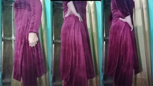 Indische transgender gaurisissy sieht sexy in rosa salwar kurta aus wie eine hure, hausfrau