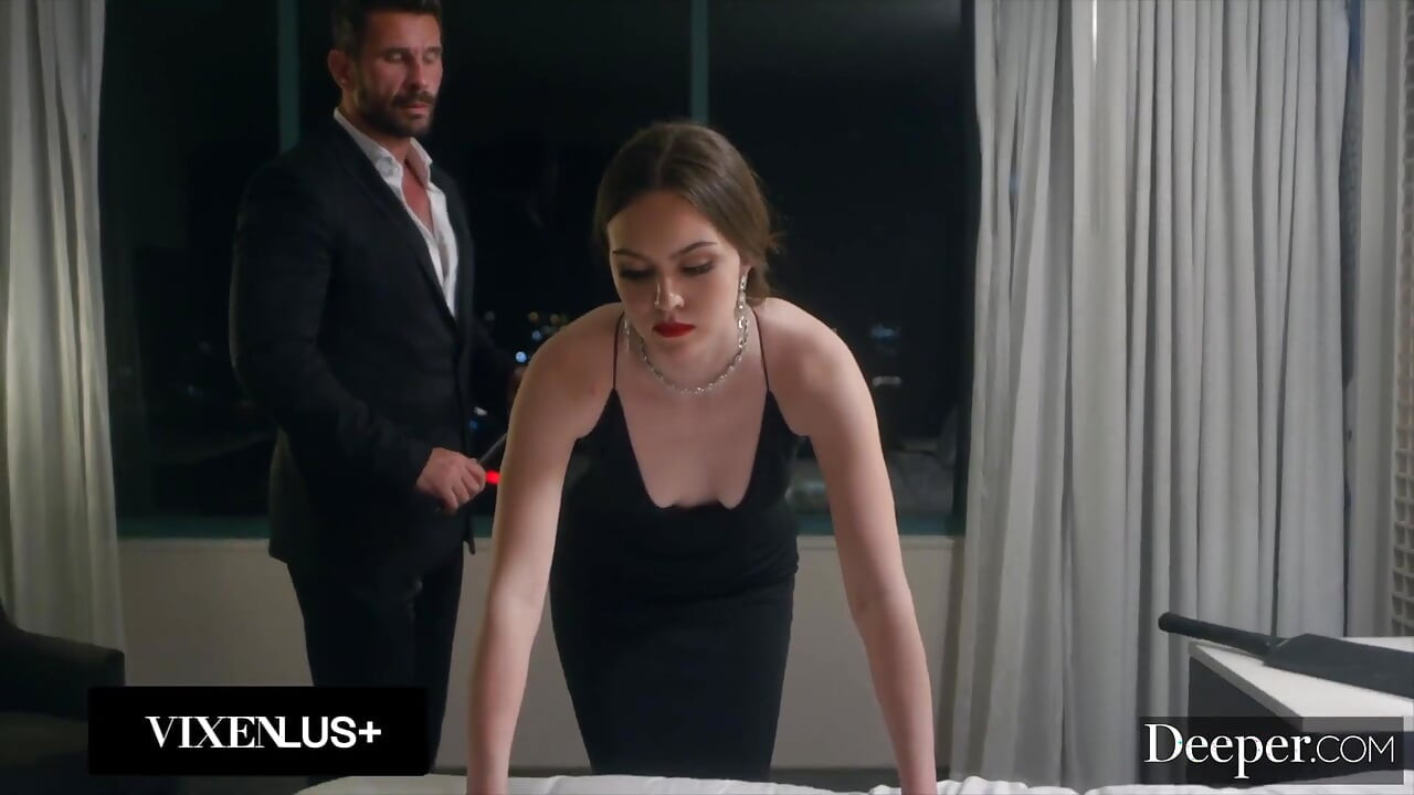 Tiefer. Manuel mentort sexy Freya, eine aufstrebende Domina