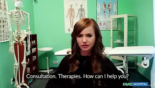 Fake hospital - hübsches junges modell kommt für die Tattoo-Entfernung endet mit tiefem schwanz