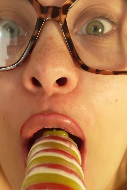 Indian Stepsister Sucks Her Lollipop Ice Cream Like She's Sucking a Dick, She Sucks It and Shows off Her Skills on a Lollipop