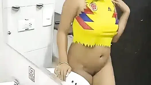 Моя жена идет на работу, и я привожу грудастую и соседа в дом, это произошло в Соединенных Штатах