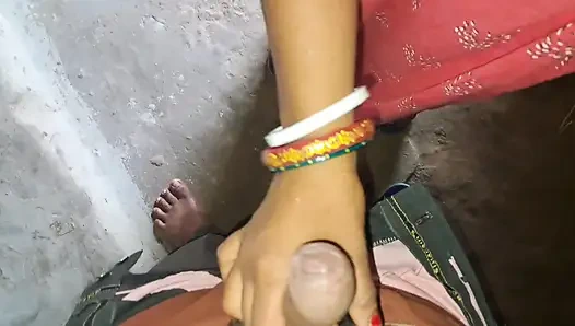 Индийская деревенская девушка занимается сексом дези в домашнем видео