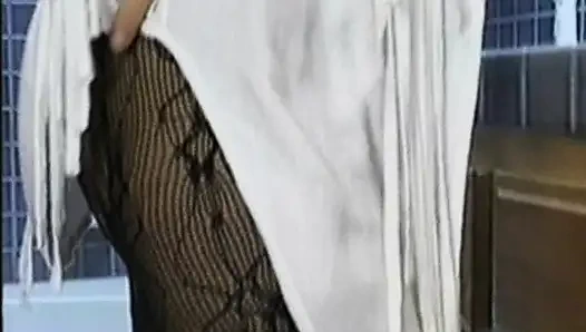 Kıllı sarışın Fransız kaltak büyük siyah yarağa biniyor