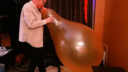 155) sapık baba tarafından dev yuvarlak balon sikişi