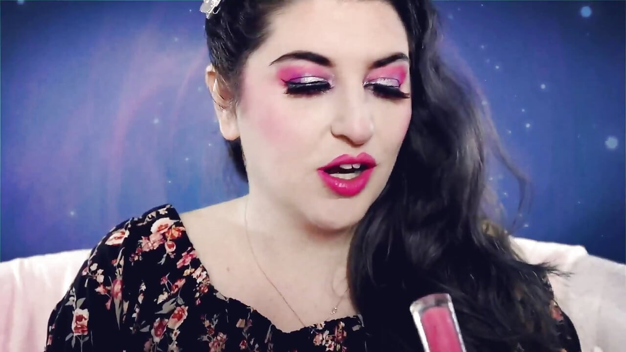 Ruj roz pe Plexiglass Asmr