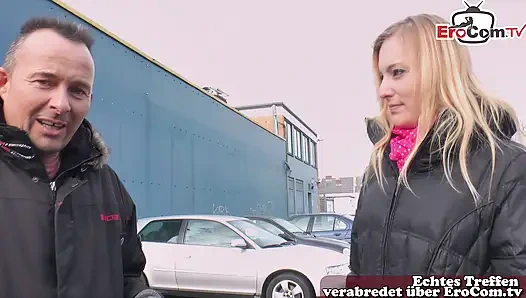 Deutsche Blondine auf der Straße angesprochen und in den Arsch gefickt