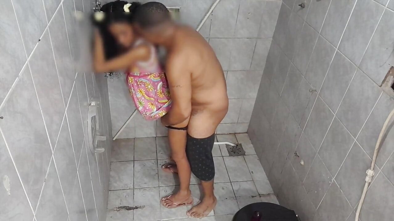 Enteada Com Uma Bumbum Lindo E Avantajado Agradece Ao Padrasto Pelo Vestido Novo 100% Anal