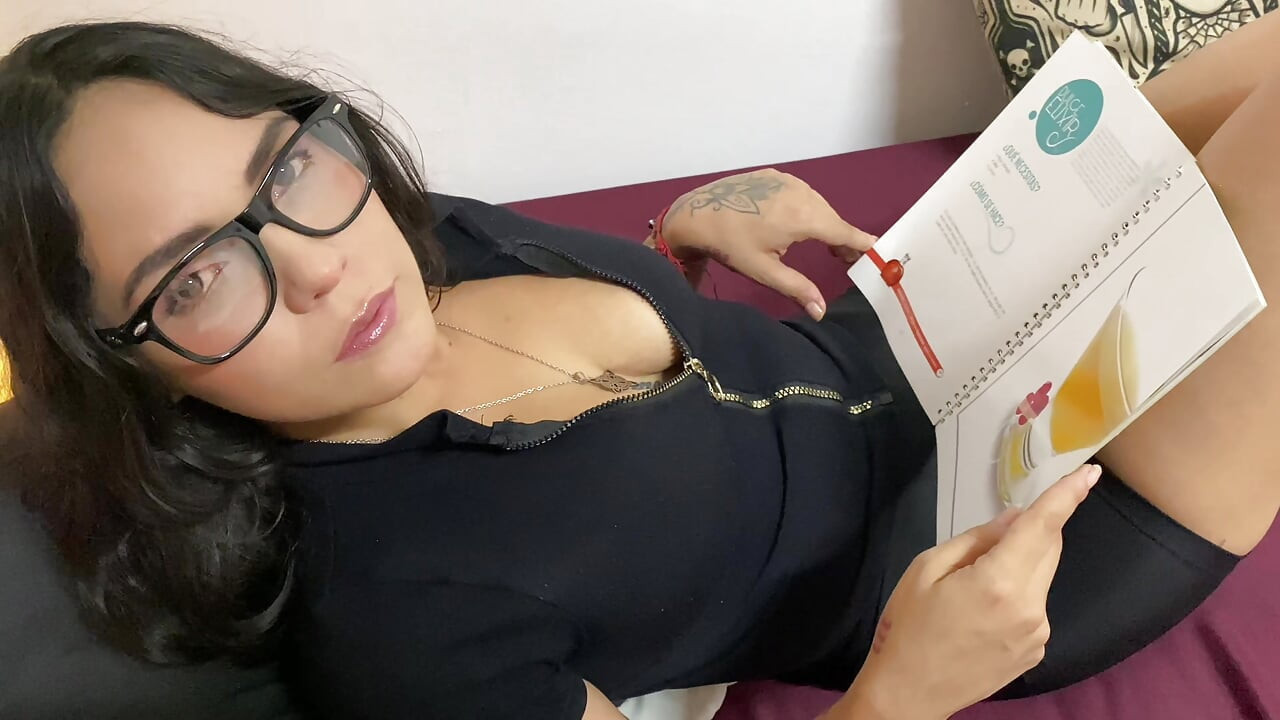 STUDIEPAUZE MET MIJN LATINA STIEFZUS MET GROTE KONT! - PORNO IN HET SPAANS