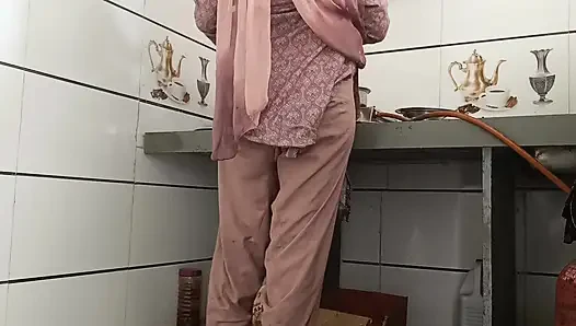 Rasoi mein bhabhi ji ke sath masti
